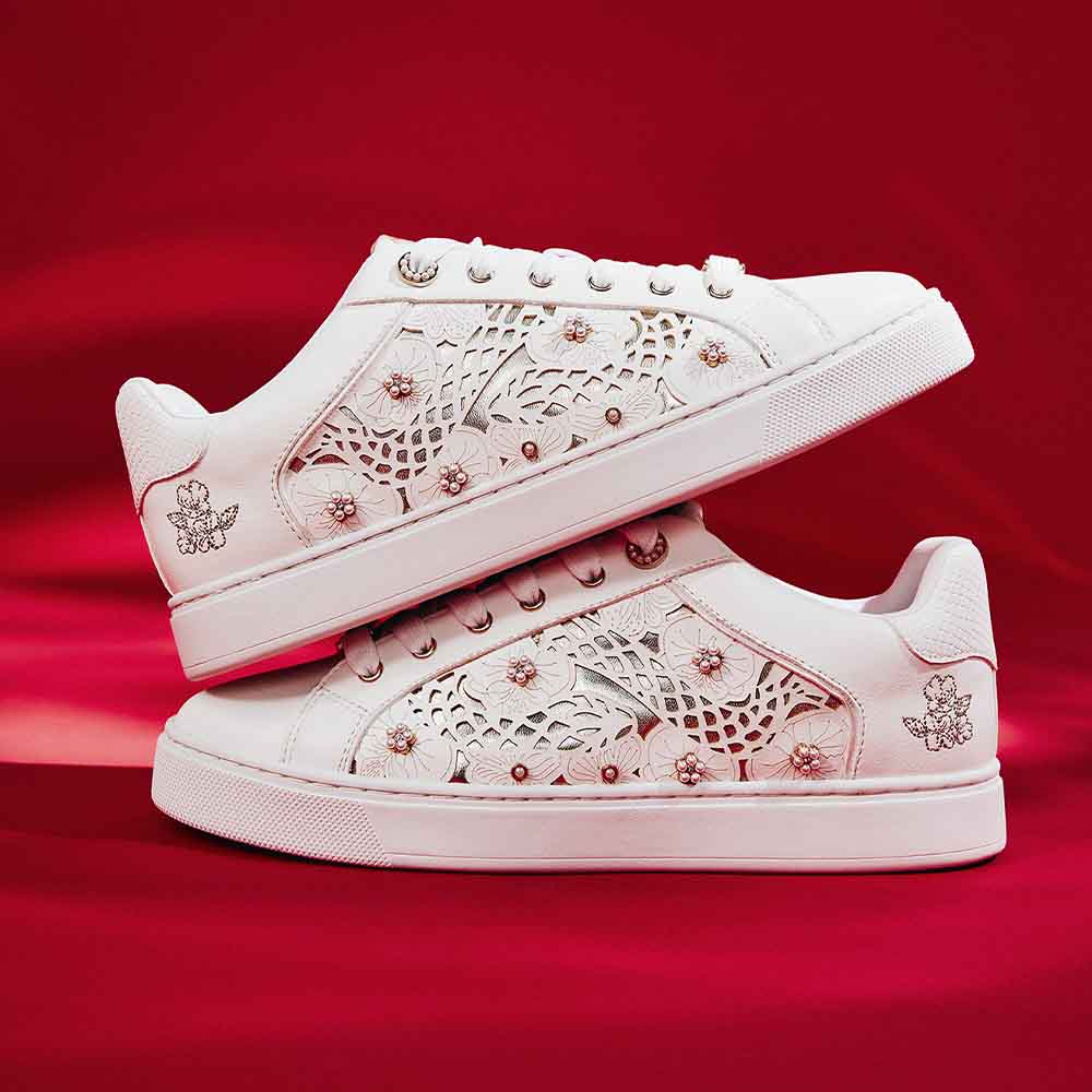 Leonia-In Women's White Low Top